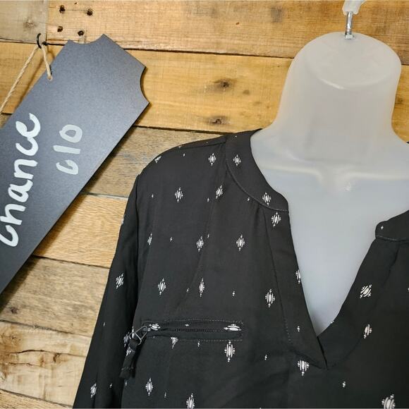 Maurices women's lightweight long sleeve black top w small white pattern size L - Picture 3 of 12